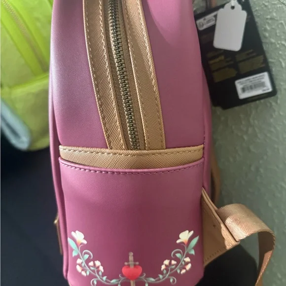 Snow White Loungefly - Picture 2 of 3